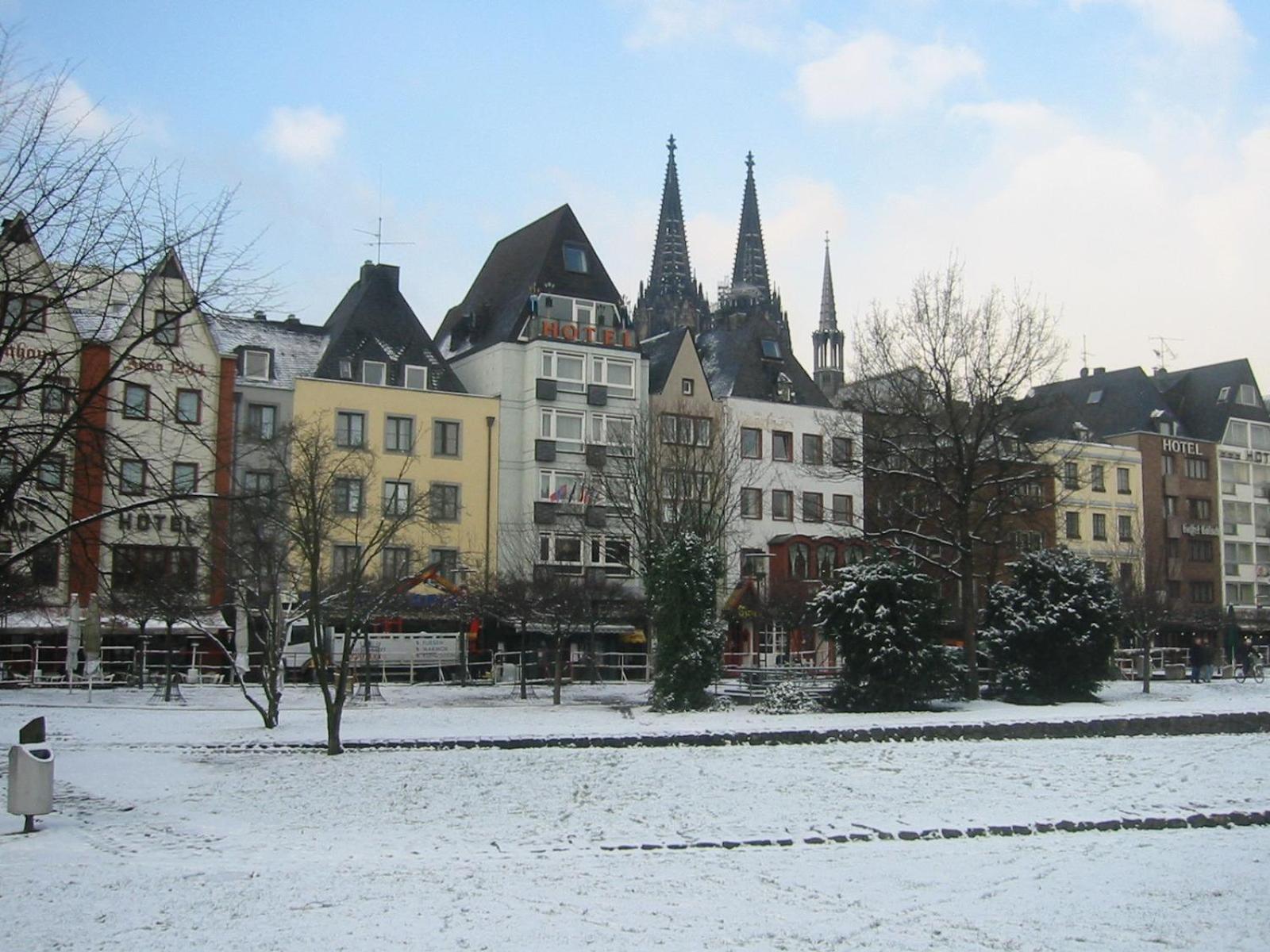 Hotel Roemerhafen Köln Exterior foto