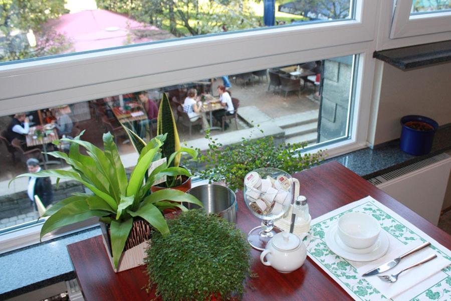 Hotel Roemerhafen Köln Exterior foto