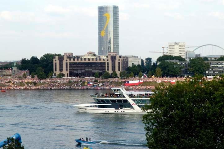 Hotel Roemerhafen Köln Exterior foto
